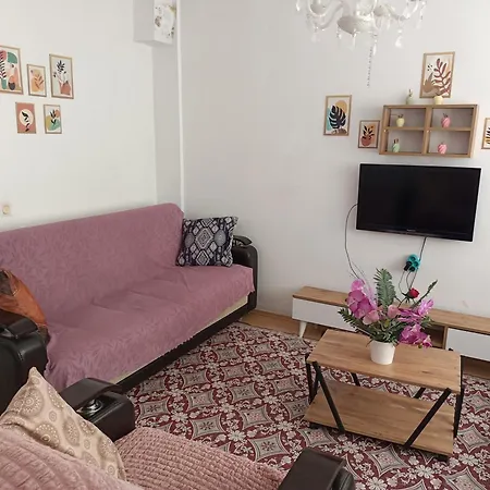 Havalimani Ve Lara Plaj Yakin. 1+1 Daire Apartment *