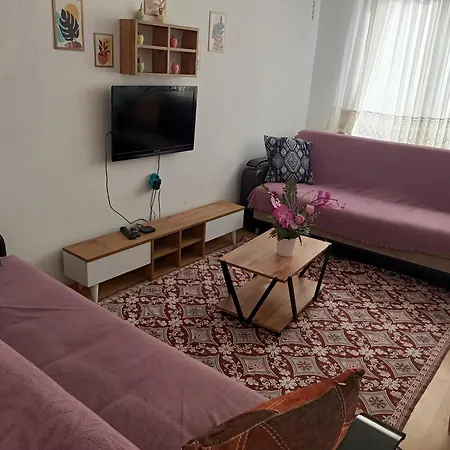 Havalimani Ve Lara Plaj Yakin. 1+1 Daire Apartment *